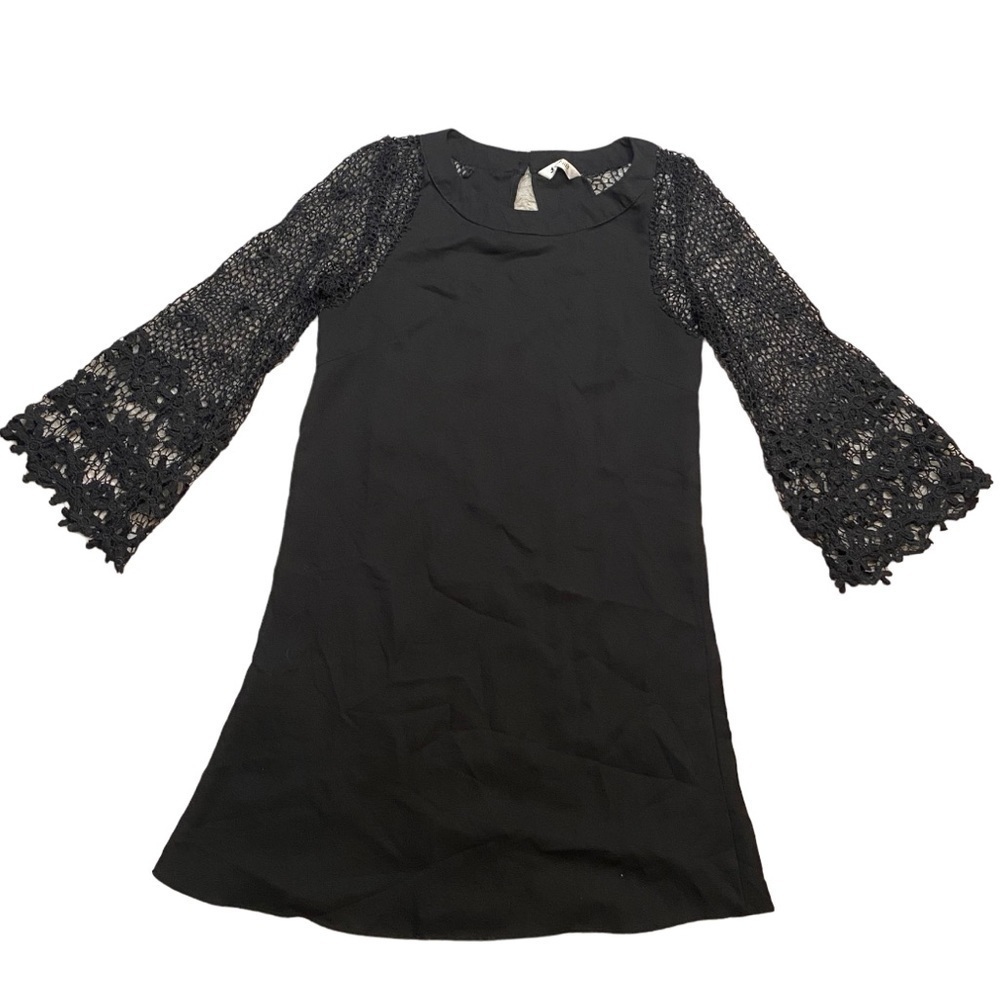 TANIB BLACK DRESS WITH FLORAL LACE CUT OUT SLEEVES SIZE SMALL